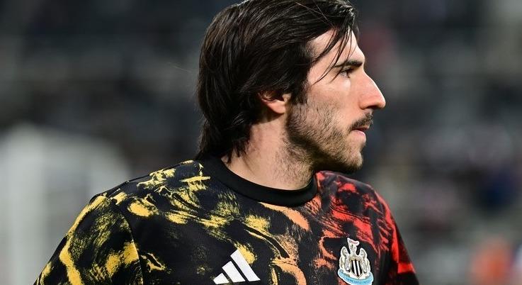 Élete lehetőségét kapja, a világ legjobb csapatába tart Sandro Tonali