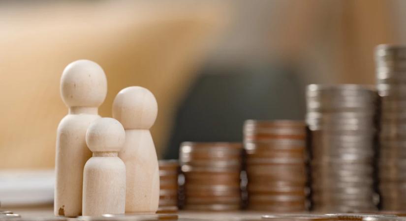 Egyre nagyobb összeget vesznek fel a magyarok, de egy fontos hitel bedőlt