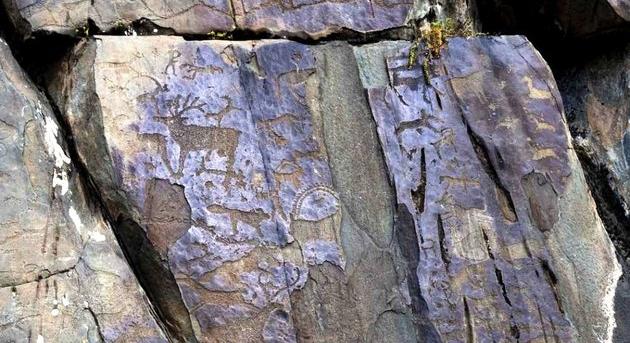 Titokzatos sziklarajzok kerültek elő a szibériai sírhalmokból