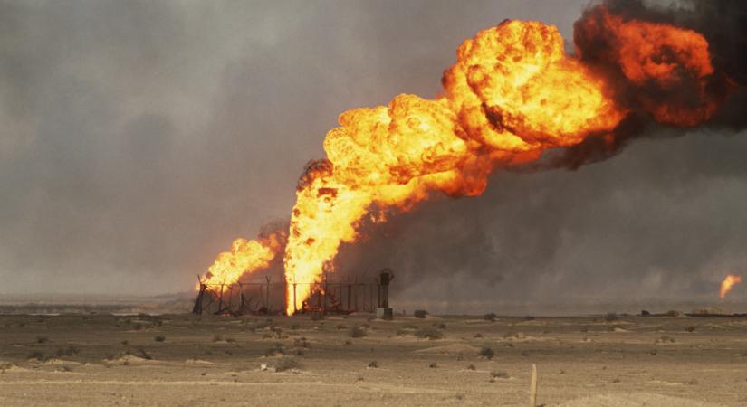 Brutális olajárrobbanással indul a hét! - Szárnyal a dollár, ütik a forintot
