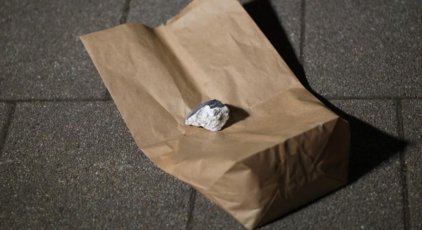 Meteorit tört át egy háztetőt a németországi Koblenz városában