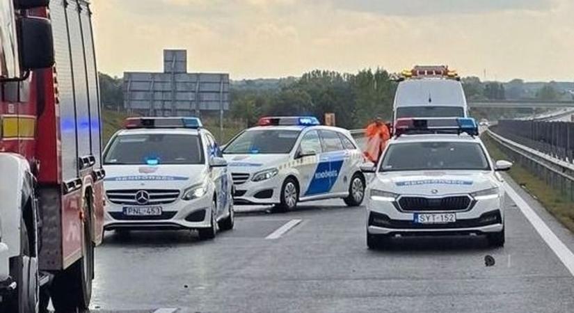 Most jött! Baleset van Dunaföldvárnál, megállították a forgalmat, kerülni kell!