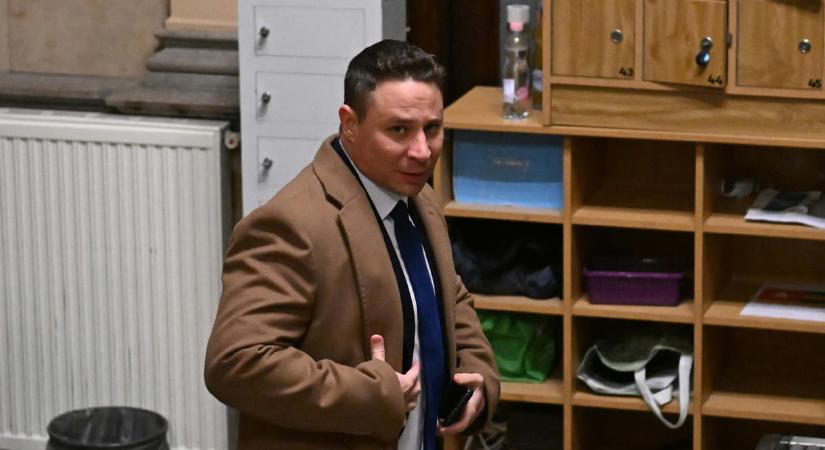 Schadl György kivásárolta Rolex karóráját a bűnügyi zár alól