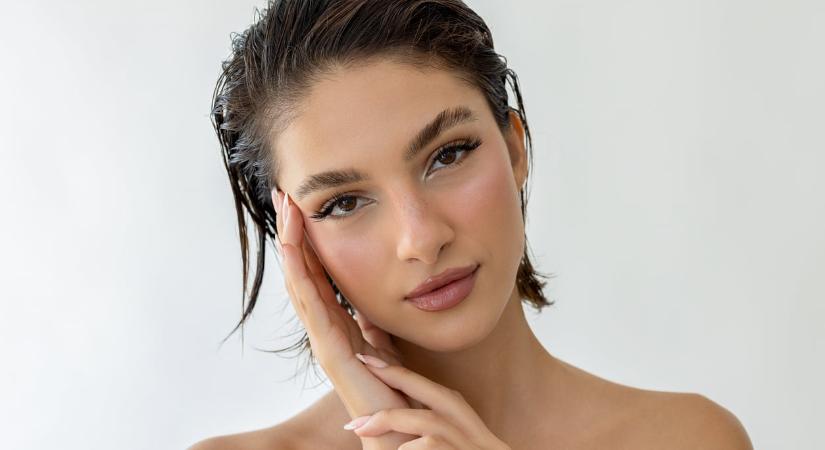 Így készítsd el a tavasz legcsábítóbb sminktrendjét, az őzike sminket