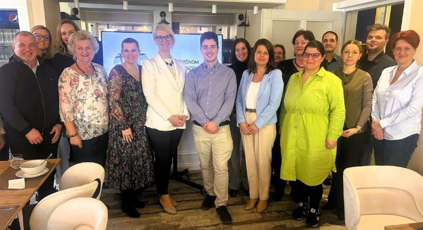 Sikeres és interaktív HR Klub előadás Nyíregyházán az egyenlő bérezésről és a juttatásokról