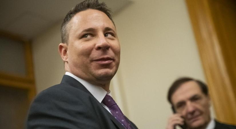 Schadl György kivásárolta a luxusóráját a hatósági vagyonzár alól, 16,5 millió forintot fizetett érte