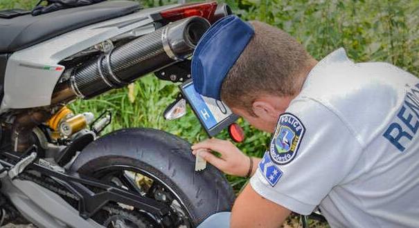 Megbüntethetnek, mert 8 éves gumi van a motoromon?