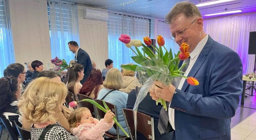 Nőnapi ünnepségek Fejér vármegyében: Dr. Mészáros Lajos is köszöntötte a hölgyeket