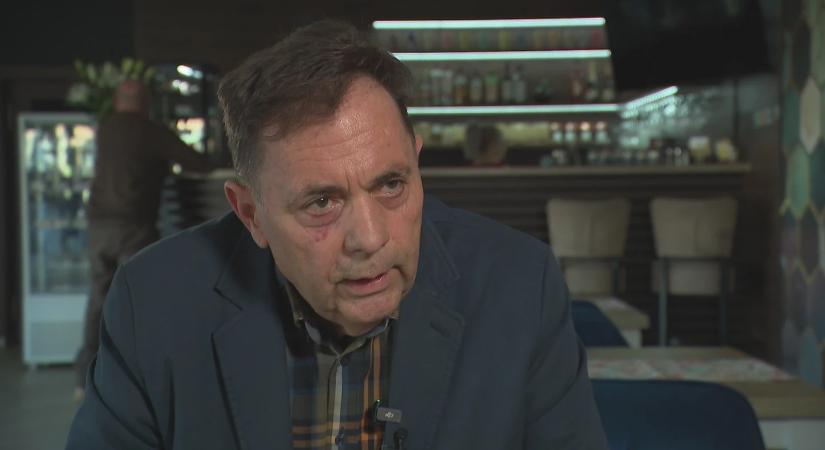 Magyar Péter-bábuval provokál TikTok-videóiban a fideszes politikus: kicsoda Pócs János?