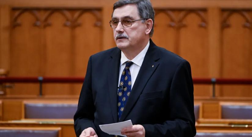 220 millió forint benzinpénzt kaptak a képviselők tavaly, a fideszes Hörcsik Richárd vezeti a listát