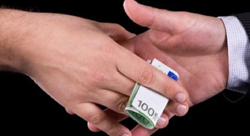 Dániának 100, Szerbiának 28 pontja van