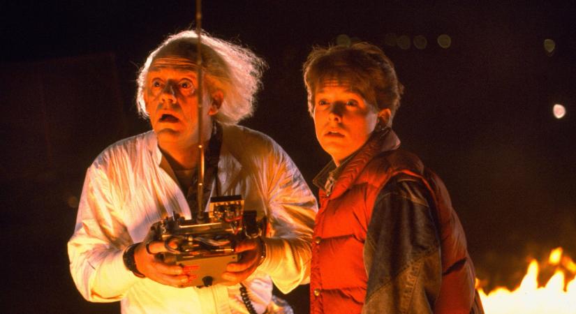41 év után újra együtt a Vissza a jövőbe sztárjai: Íme a Michael J. Fox és Christopher Lloyd megható fotója
