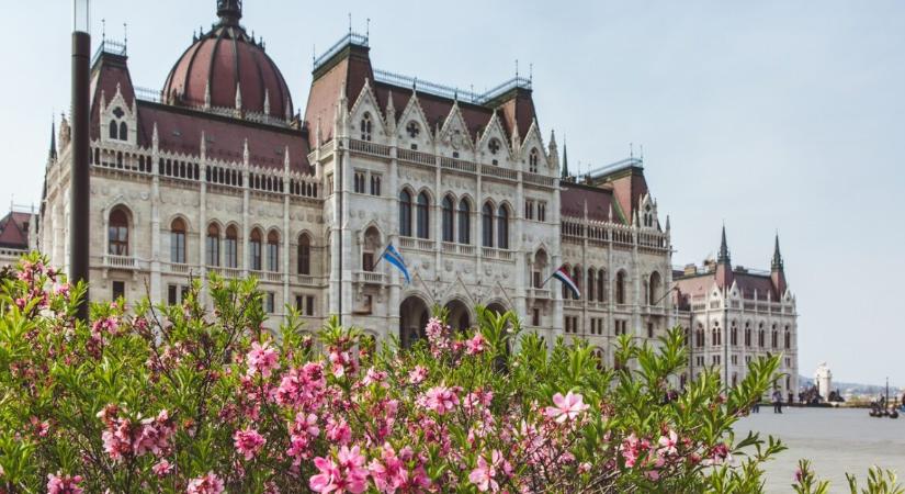 Azonnali bejelentésekkel érkezik a kormány – itt a rendkívüli közlemény