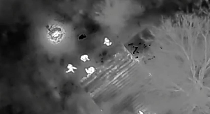 Drónfelvételen mutatta meg a rendőrség, hogyan kaptak el egy toplistás bűnözőt