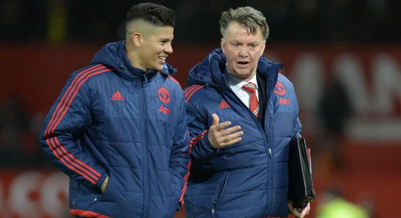 Elképesztő történet: videojáték alapján, unokája tanácsára igazolt az MU korábbi edzője