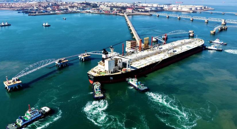 Elszállt az olaj ára, a stratégiai tartalékok felszabadításáról tárgyalnak a G7-országok pénzügyminiszterei