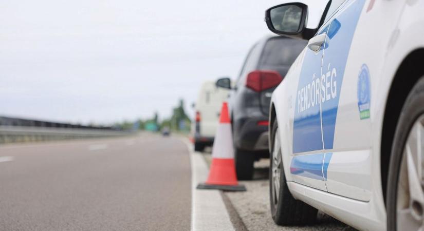 Baleset történt a 87-es főúton