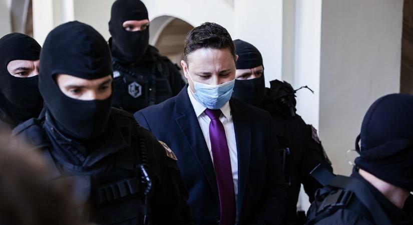 Schadl György 16,5 millió forintért váltotta ki luxusóráját