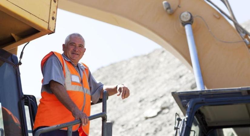 Nem rúghatnak ki nyugdíj előtt 5 évvel – Sokba kerül a munkáltatónak, ha ezt megteszi