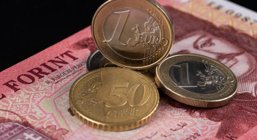 Eladósodnak a magyarok: rekordot döntött az átlagos személyi kölcsön összege