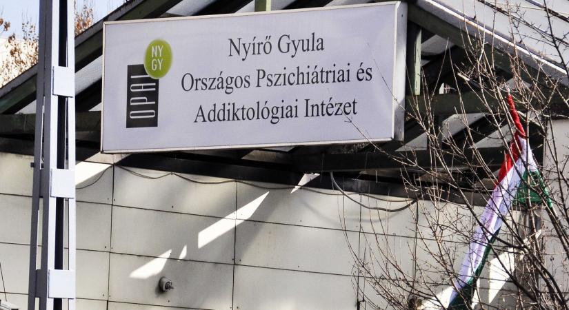 Minisztériumi forrásunk szerint „a gyengeség beismerése lenne” Ézsi Robin menesztése