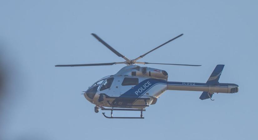 Mi történt? Rendőrségi helikopter bukkant fel a szabolcsi település felett! (fotókkal és videóval)