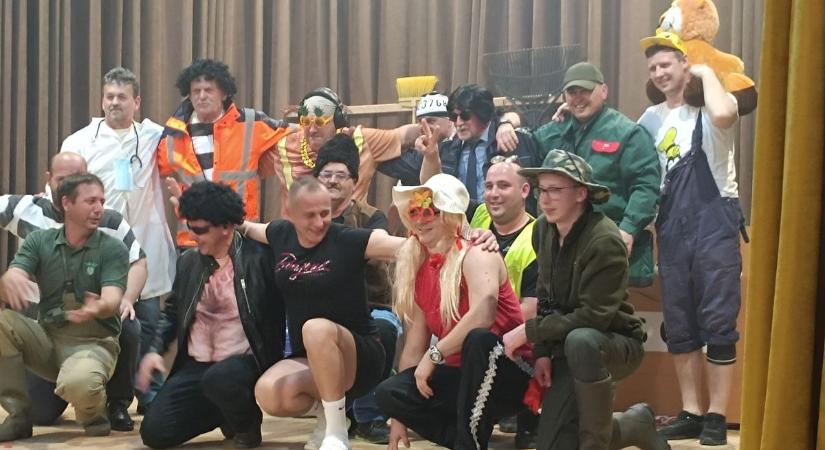 Flamenco, börtönjelenet és DJ Ati: hatalmas sikert aratott a nőnapi műsor a zalai településen (galéria)