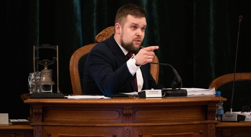Megrovásban részesítette Pintér Bencét a fideszes többségű közgyűlés