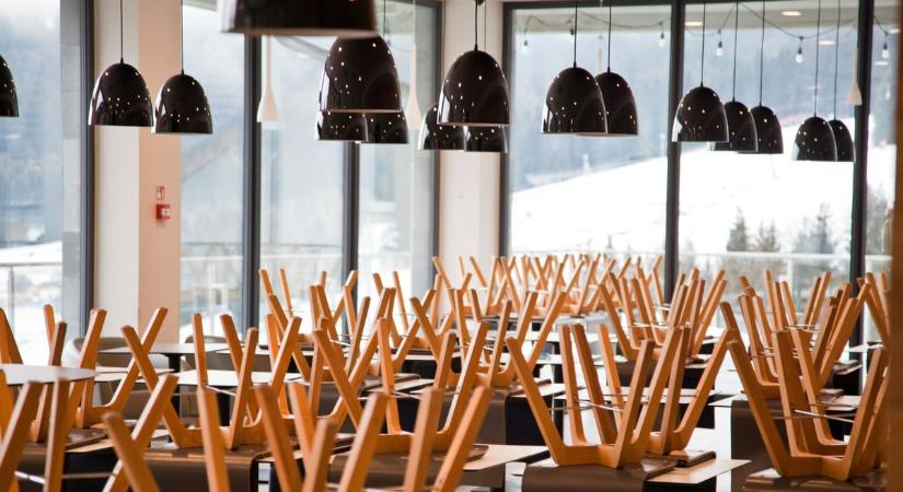 Új étterem, és újabb megújuló útszakasz tartja lázban Bács-Kiskunt