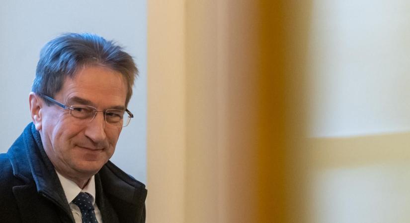 Hadházy Ákos: Konzul lett Völner Pál énekesnő végzettségű lányából is