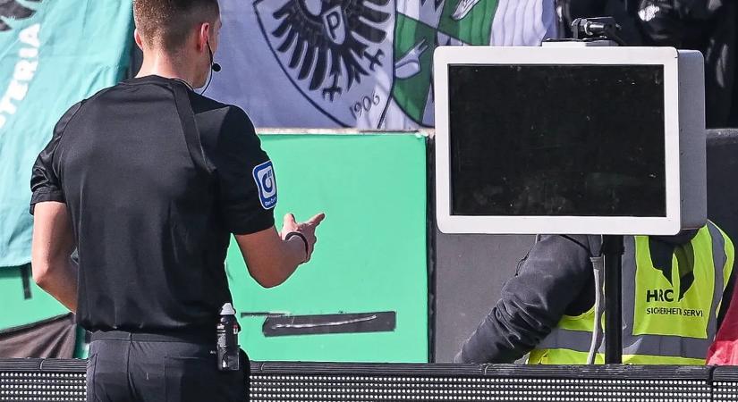 Egy maszkos drukker kihúzta a VAR-monitort, így próbálta megakadályozni, hogy a csapata ellen tizenegyes ítéljenek