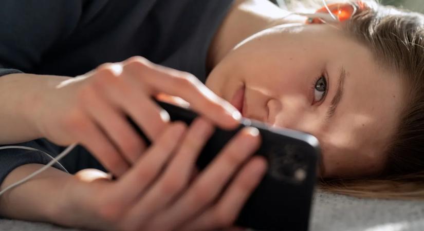 Azonnal felejtsd el! Az idegtudós elárulta azt az 5 reggeli káros szokást, ami tönkreteszi a napodat