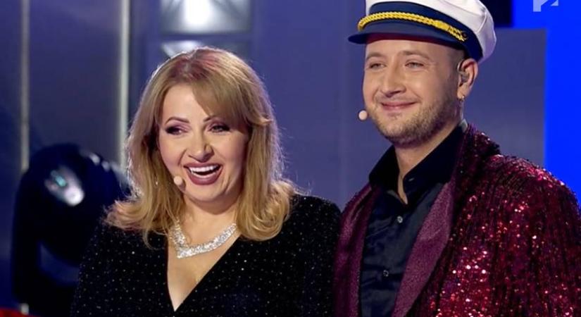 „Sose láttalak ennyire szépnek”: Gáspár Bea combvillantós estélyiben kapta a bókokat