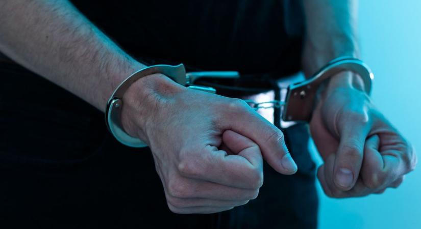 Fogolyszökés történt Cegléden, rendőrök jelentek meg egy állomásra befutó vonaton