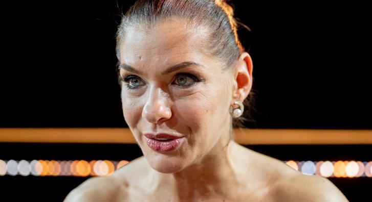 Dér Heni előtte-utána felvételeket mutatott, így néz ki az arcfelvarrás után