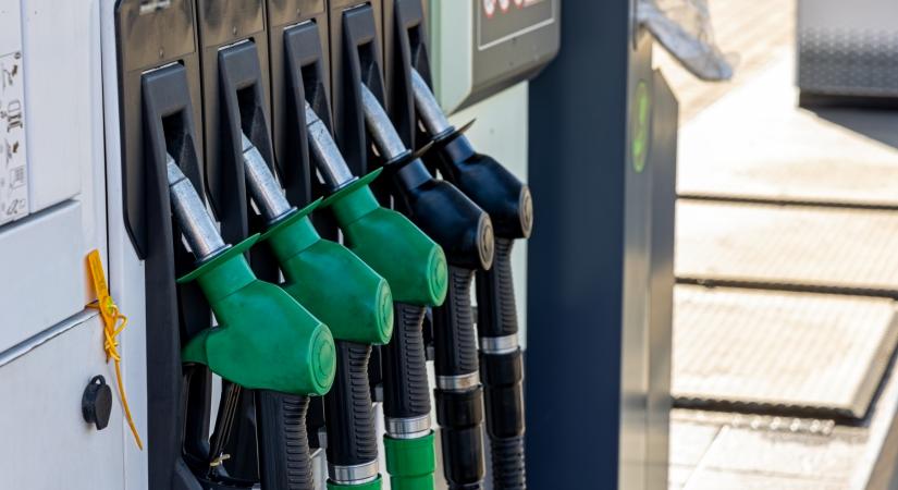 Itt a bejelentés: küszöbön a hatósági áras üzemanyag újbóli bevezetése