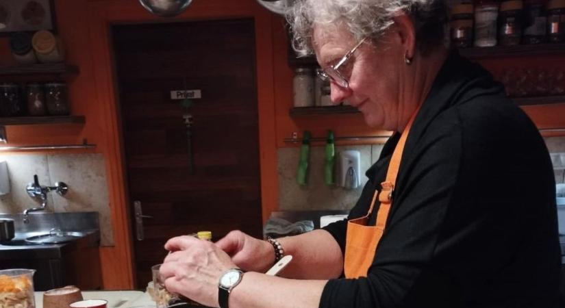 Hús nélkül húz lapot 19-re Bori néni, a bakonyi szerzetesek szakácsa, a böjt konyhafőnöke