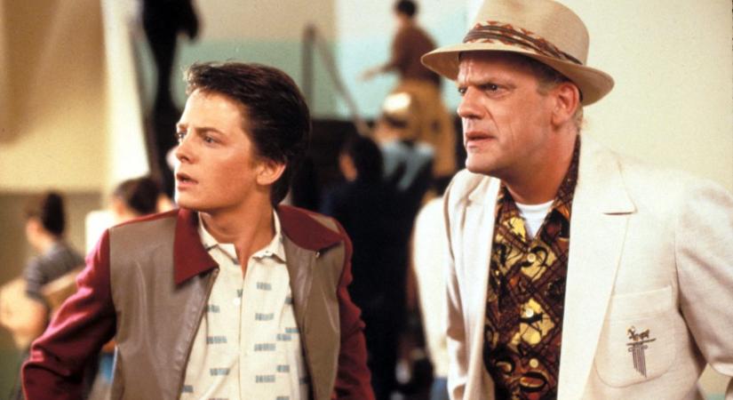 Ritka pillanat: közös fotón a Vissza a jövőbe főszereplői, Michael J. Fox és Christopher Lloyd