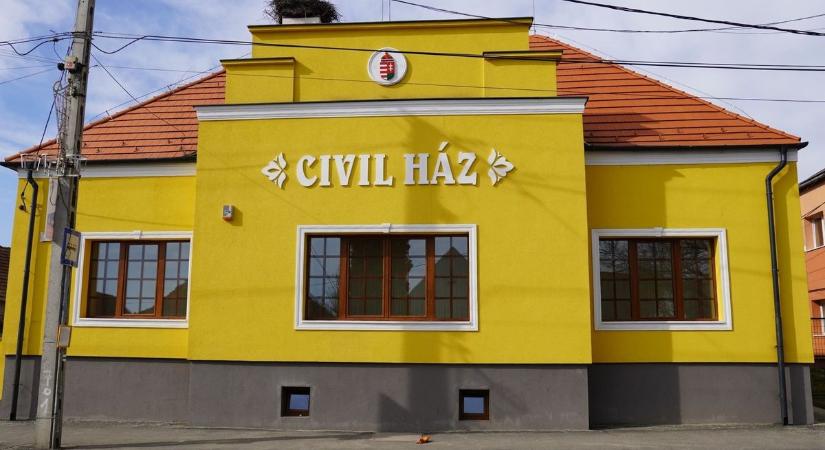 Új otthonra leltek a civil szervezetek: modern közösségi tér nyílt Putnokon - videóval