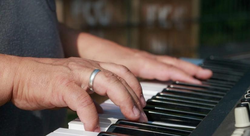 Megnéztük, milyen munkakörben alkalmazzák a frissen végzett előadó-művészeket