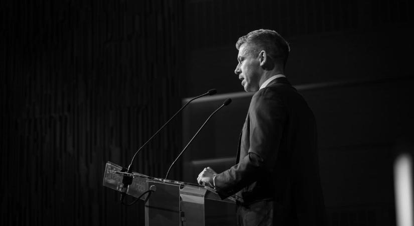 Nyílt levélben szedte atomjaira az orosz nagykövet Magyar Péter vádjait