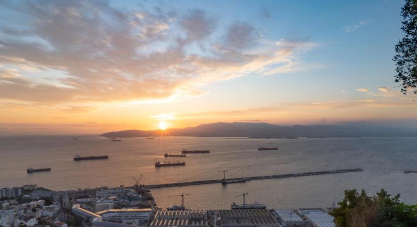 Érik a pofon: tömegével fordulhatnak el a turizmustól ebben a régióban