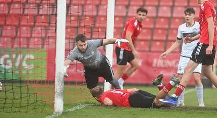 NB III: Izgalmas végjátékot hozott a pécsi városi rangadó