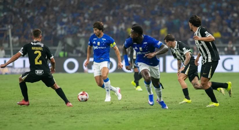 Brazília: tömegverekedés és huszonhárom piros lap az állami bajnoki döntőben