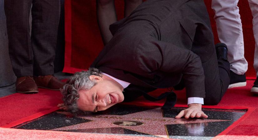 Hihetetlen, mit posztolt a Magyar Péter mellett kampányoló woke színész