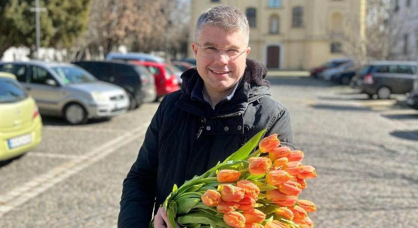 Ágh Péter nőnapon is úton: Isten éltesse az észak-vasi hölgyeket!