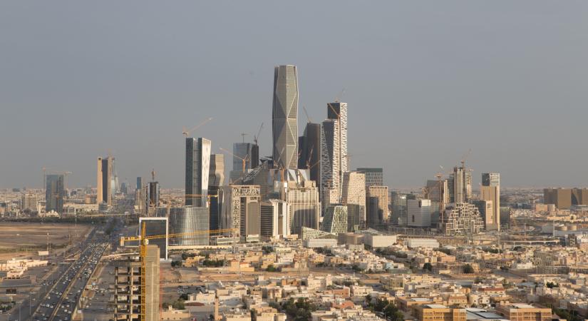 A háború miatt drasztikus lépésre szánta el magát a világ legnagyobb olajexportőre