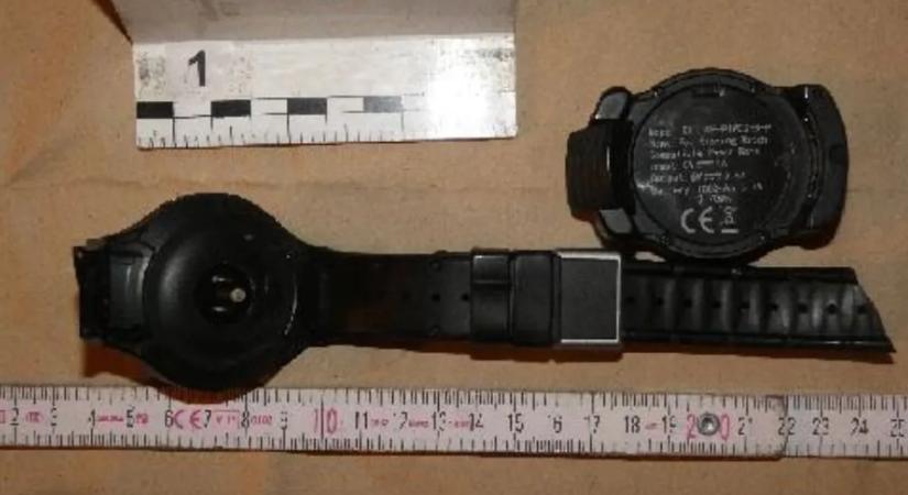 Egekben az adrenalin: levágta a nyomkövetőt, mégis megtalálták a vonat mosdójában