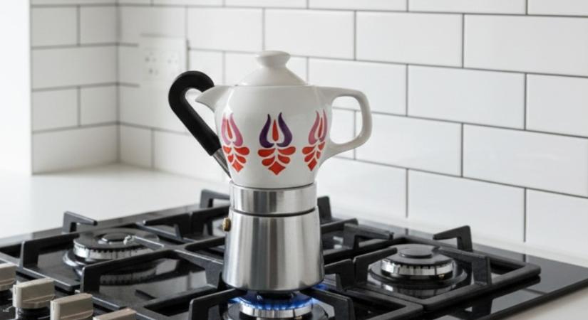 Mindössze 100 példányban, de újra éled a magyar legenda, a porcelántetejű kotyogós