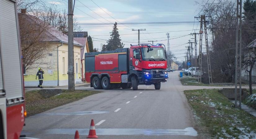 Felgyulladt az ágy: tűz ütött ki egy lakóházban Szigetvár külterületén